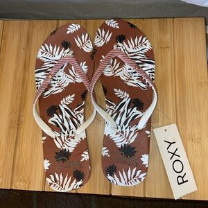 Roxy Black and White Floral Flip Flops